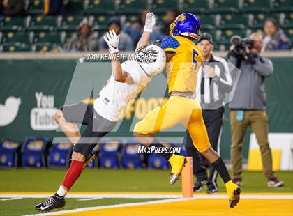Thumbnail 2 in La Vega vs Argyle (UIL 4A Quarterfinal Playoff) photogallery.