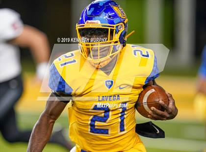 Thumbnail 2 in La Vega vs Argyle (UIL 4A Quarterfinal Playoff) photogallery.