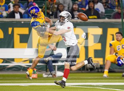 Thumbnail 2 in La Vega vs Argyle (UIL 4A Quarterfinal Playoff) photogallery.