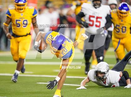 Thumbnail 3 in La Vega vs Argyle (UIL 4A Quarterfinal Playoff) photogallery.