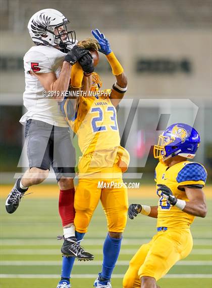 Thumbnail 1 in La Vega vs Argyle (UIL 4A Quarterfinal Playoff) photogallery.