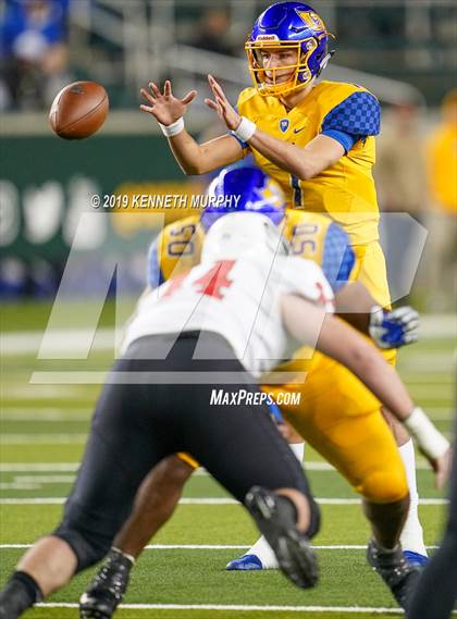 Thumbnail 3 in La Vega vs Argyle (UIL 4A Quarterfinal Playoff) photogallery.