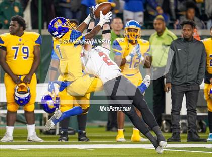Thumbnail 1 in La Vega vs Argyle (UIL 4A Quarterfinal Playoff) photogallery.