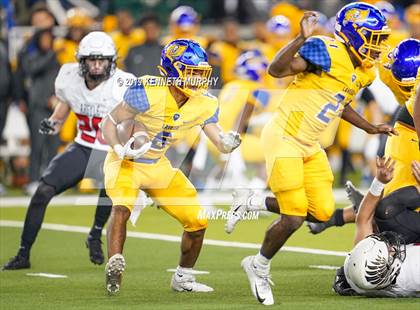 Thumbnail 2 in La Vega vs Argyle (UIL 4A Quarterfinal Playoff) photogallery.