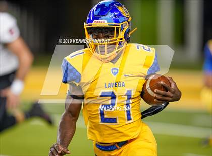 Thumbnail 3 in La Vega vs Argyle (UIL 4A Quarterfinal Playoff) photogallery.