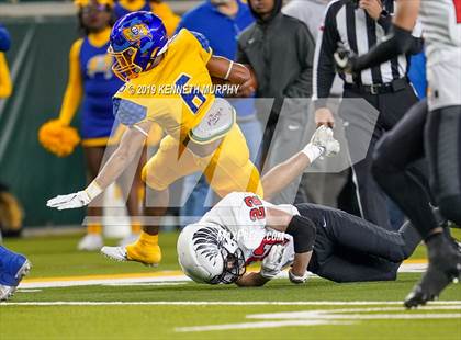 Thumbnail 1 in La Vega vs Argyle (UIL 4A Quarterfinal Playoff) photogallery.