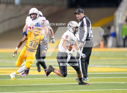 Thumbnail 1 in La Vega vs Argyle (UIL 4A Quarterfinal Playoff) photogallery.