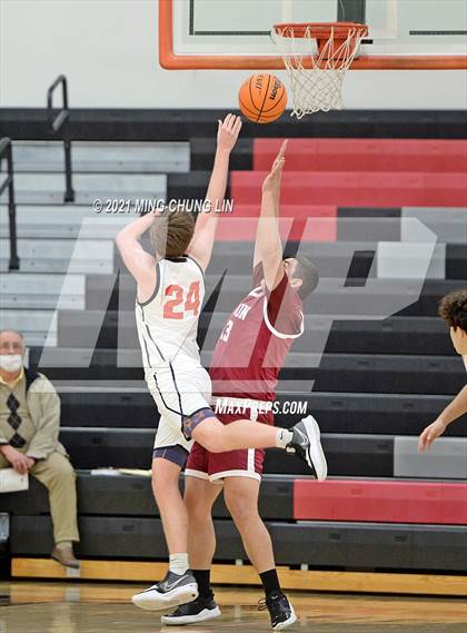 Thumbnail 3 in Mission Viejo vs. Woodrow Wilson (Tustin Holiday Classic) photogallery.