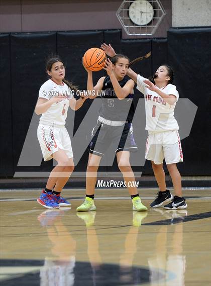 Thumbnail 2 in Portola vs. King (Tom Riach Tournament) photogallery.