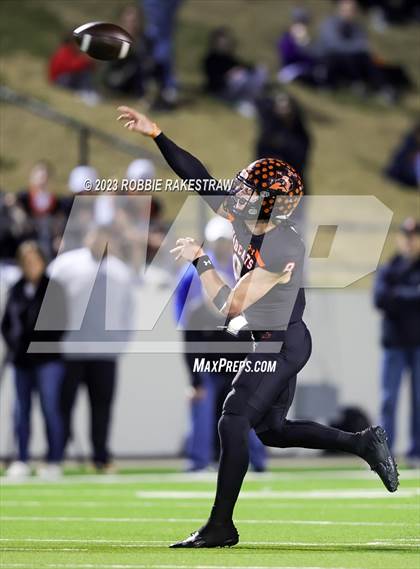 Thumbnail 3 in Forney @ Aledo (UIL 5A DI Semifinal) photogallery.
