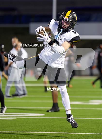 Thumbnail 3 in Forney @ Aledo (UIL 5A DI Semifinal) photogallery.