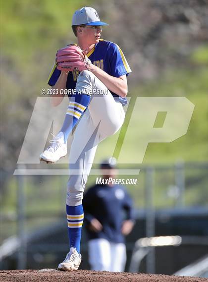 Thumbnail 3 in Del Campo @ Vista del Lago photogallery.
