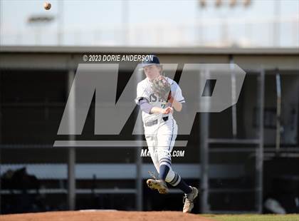 Thumbnail 1 in Del Campo @ Vista del Lago photogallery.