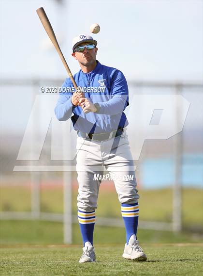 Thumbnail 3 in Del Campo @ Vista del Lago photogallery.