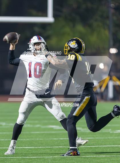 Thumbnail 3 in St. Ignatius vs Ventura (CIF Div 3AA Final) photogallery.