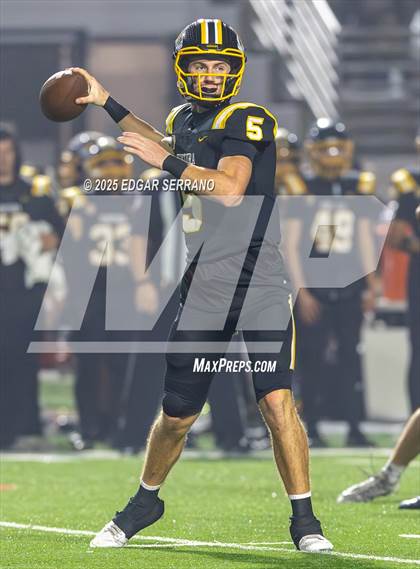 Thumbnail 2 in St. Ignatius vs Ventura (CIF Div 3AA Final) photogallery.