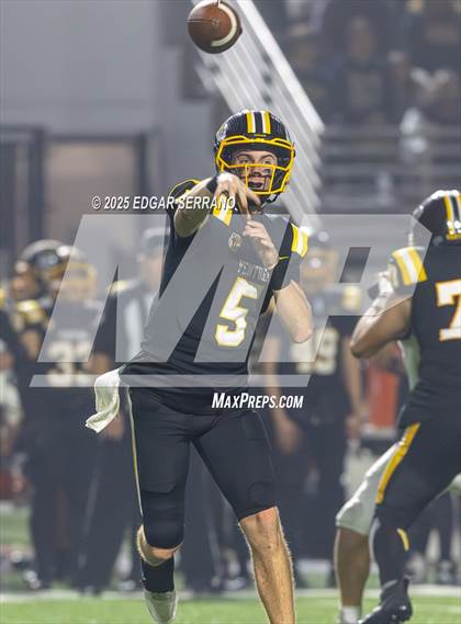 Thumbnail 3 in St. Ignatius vs Ventura (CIF Div 3AA Final) photogallery.