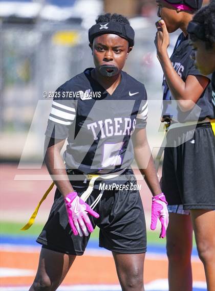 Thumbnail 1 in Campo Verde vs. Millennium photogallery.