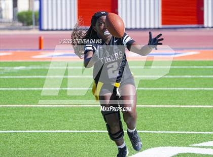 Thumbnail 1 in Campo Verde vs. Millennium photogallery.