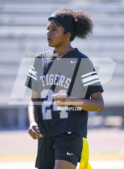 Thumbnail 1 in Campo Verde vs. Millennium photogallery.