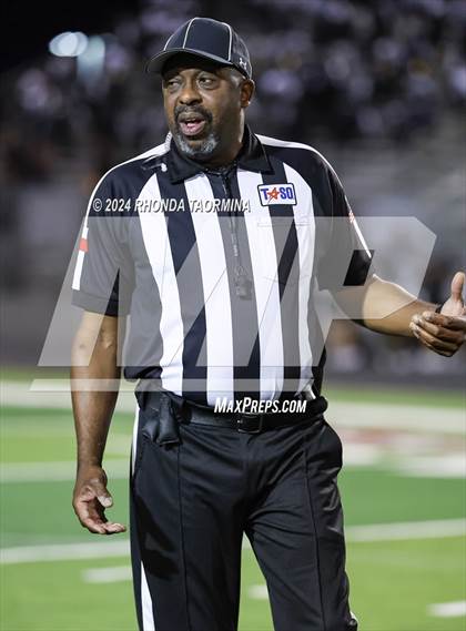 Thumbnail 1 in Belton @ Randle (UIL Football 5A D2 Region III Bi-District) photogallery.