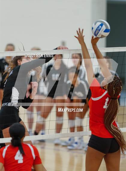 Thumbnail 1 in Brookstone vs Dutchtown (Southside Classic) photogallery.