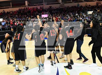 Thumbnail 3 in Rock Point vs. St. Michael (AIA 1A Final Awards Photos) photogallery.