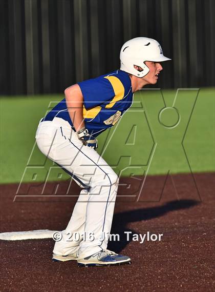 Thumbnail 3 in Brock vs Peaster (UIL 3A Regional Quarterfinal) photogallery.