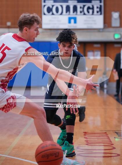 Thumbnail 1 in Gonzaga Prep vs. Mount Si (WIAA 4A Regional Playoff) photogallery.