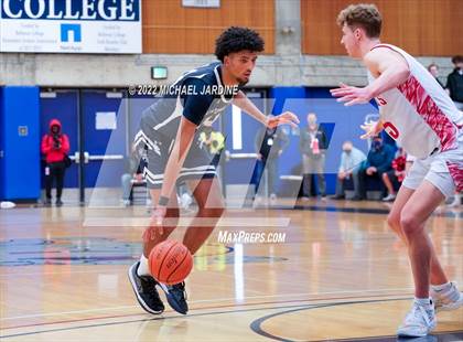 Thumbnail 1 in Gonzaga Prep vs. Mount Si (WIAA 4A Regional Playoff) photogallery.