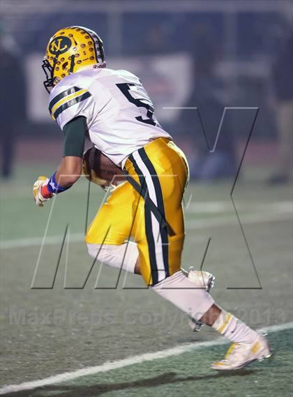 Thumbnail 3 in Middletown vs. New London (CIAC Class L Quarterfinal) photogallery.