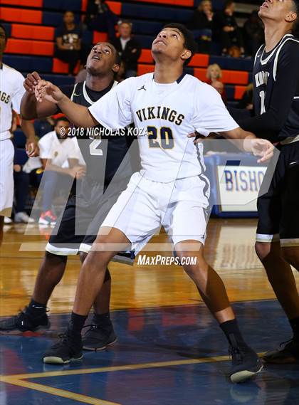 Thumbnail 1 in Knight vs. Campbell Hall (Tarkanian Classic) photogallery.