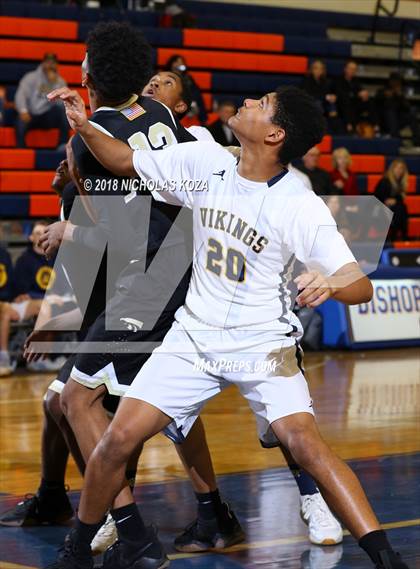 Thumbnail 3 in Knight vs. Campbell Hall (Tarkanian Classic) photogallery.