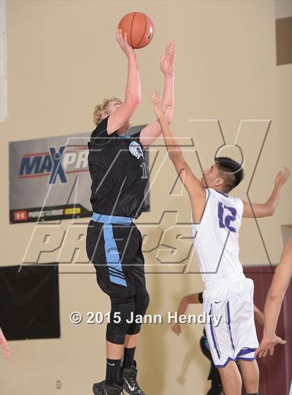 Thumbnail 3 in Villa Park @ Hoover (MaxPreps Holiday Classic) photogallery.