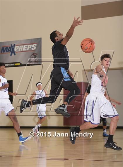 Thumbnail 3 in Villa Park @ Hoover (MaxPreps Holiday Classic) photogallery.