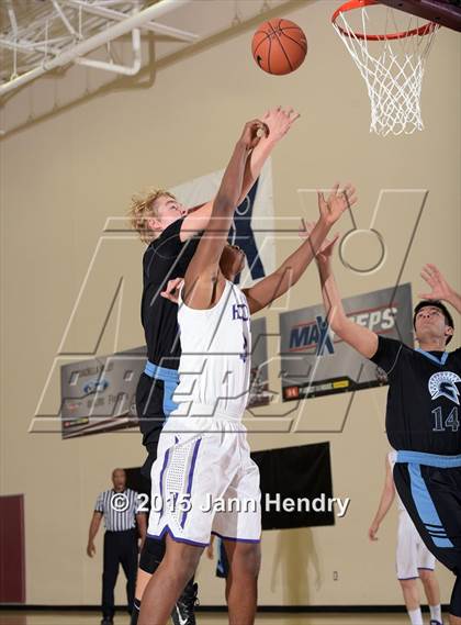 Thumbnail 1 in Villa Park @ Hoover (MaxPreps Holiday Classic) photogallery.