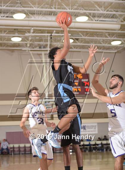 Thumbnail 2 in Villa Park @ Hoover (MaxPreps Holiday Classic) photogallery.
