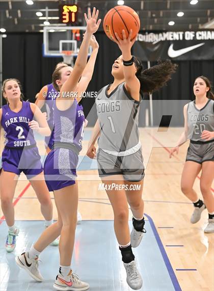 Thumbnail 1 in Carondelet vs. Park Hill South (Nike Tournament of Champions) photogallery.