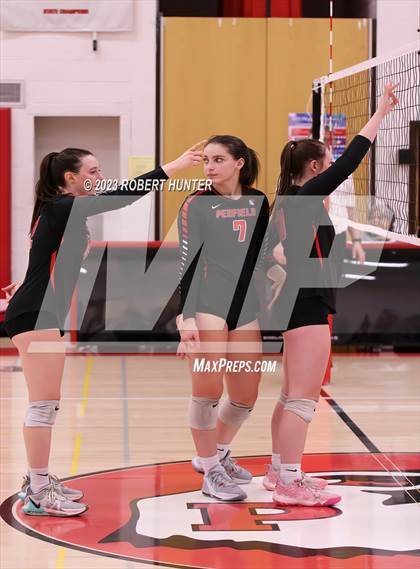 Thumbnail 3 in Penfield vs Webster Thomas photogallery.