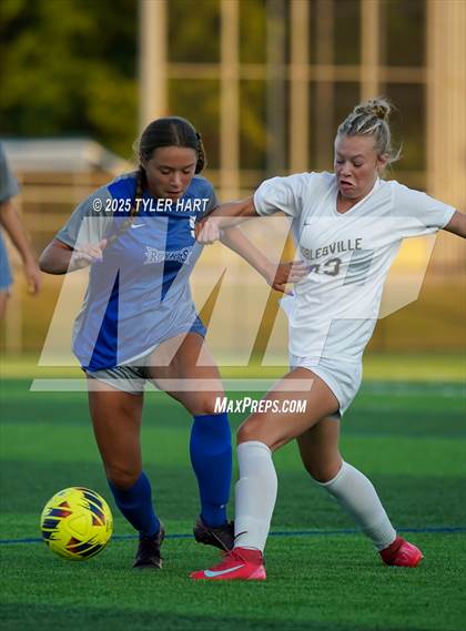 Thumbnail 2 in Noblesville @ Hamilton Southeastern photogallery.
