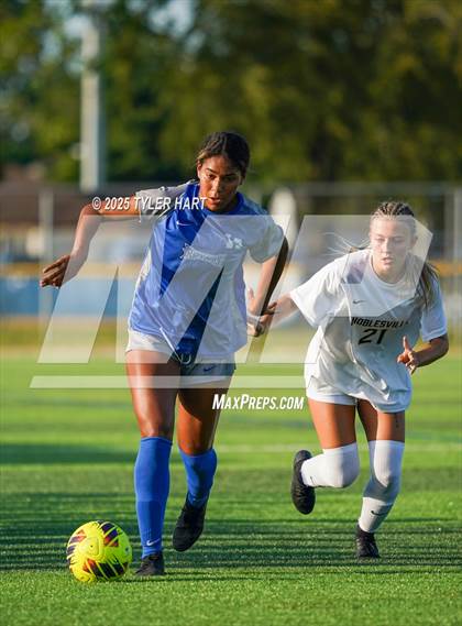 Thumbnail 1 in Noblesville @ Hamilton Southeastern photogallery.