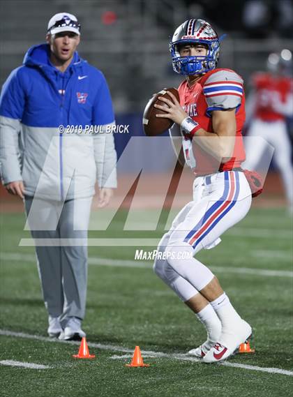 Thumbnail 2 in Westlake vs Cibolo Steele (UIL 6A Area Playoff) photogallery.