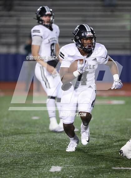 Thumbnail 2 in Westlake vs Cibolo Steele (UIL 6A Area Playoff) photogallery.