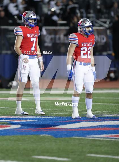 Thumbnail 3 in Westlake vs Cibolo Steele (UIL 6A Area Playoff) photogallery.