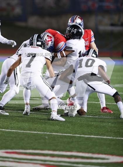 Thumbnail 3 in Westlake vs Cibolo Steele (UIL 6A Area Playoff) photogallery.