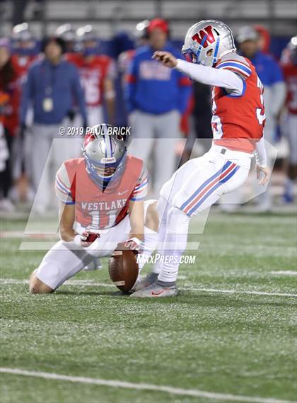 Thumbnail 3 in Westlake vs Cibolo Steele (UIL 6A Area Playoff) photogallery.