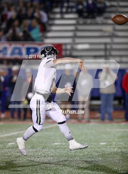 Thumbnail 2 in Westlake vs Cibolo Steele (UIL 6A Area Playoff) photogallery.