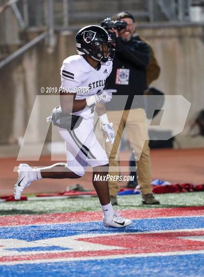 Thumbnail 2 in Westlake vs Cibolo Steele (UIL 6A Area Playoff) photogallery.