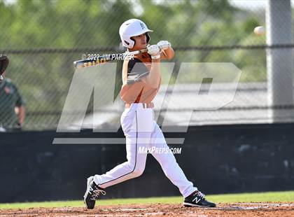 Thumbnail 3 in Hutto @ Vandegrift photogallery.