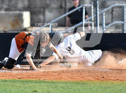 Thumbnail 3 in Hutto @ Vandegrift photogallery.
